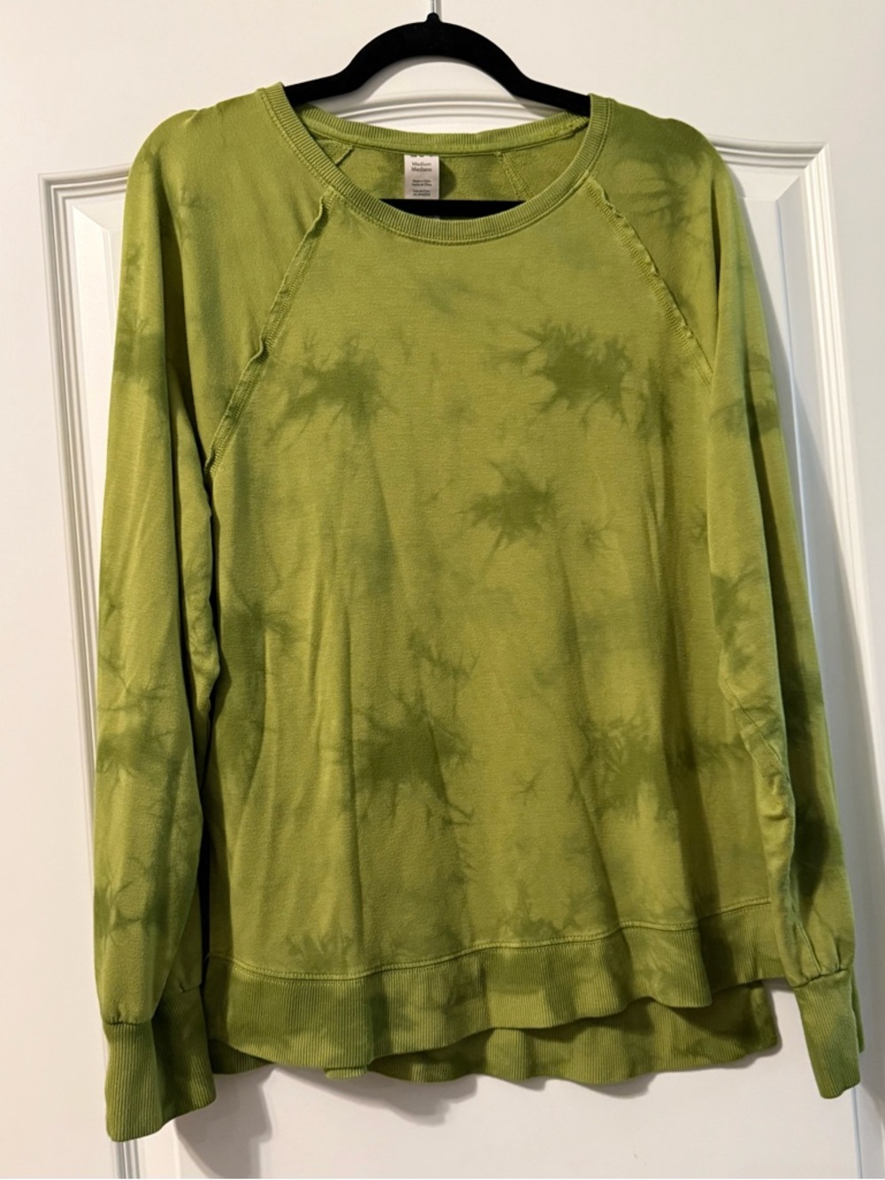 JoyLab Tie-Dye Lime & Olive Green Long Sleeve Pullover w Thumb Holes